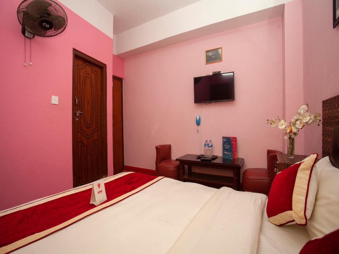 Oyo 195 Global Hotel And Resort Katmandu Dış mekan fotoğraf
